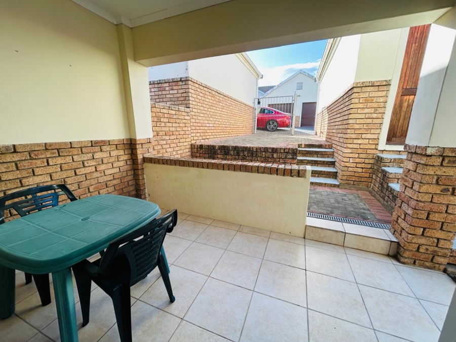 2 Bedroom Property for Sale in Beacon Bay Eastern Cape